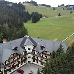 Kamzik With Mountain View & Garage