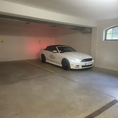 Kamzik Hill View With Garage