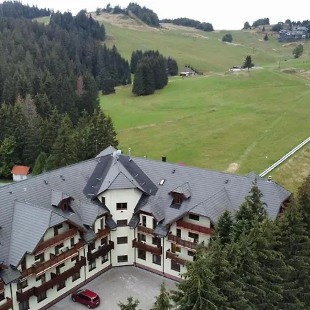 Kamzik Hill View With Garage