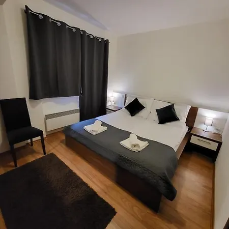 Kamzik Hill View With Garage Apartment