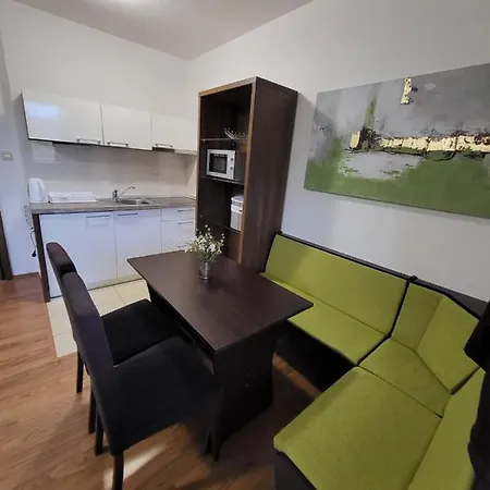 Kamzik Hill View With Garage شقة *