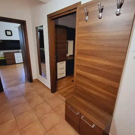 Kamzik Hill View With Garage