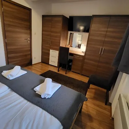 Kamzik Hill View With Garage