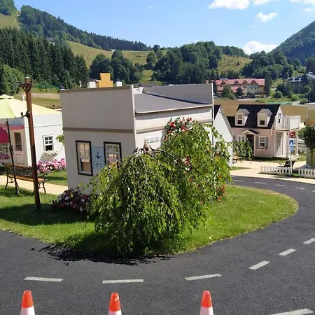 Kamzik Hill View With Garage Apartment Donovaly