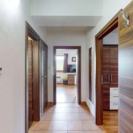 Kamzik Hill View With Garage دونوفالي