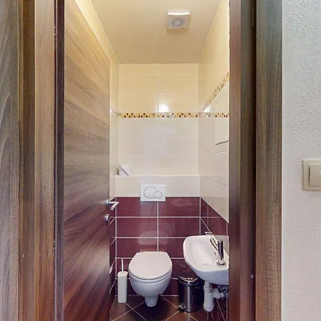 Apartment Kamzik Hill View With Garage *