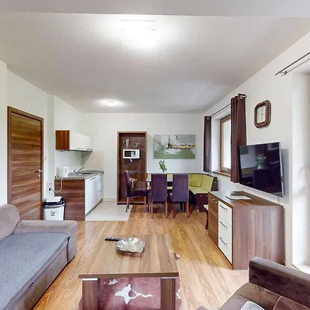 Kamzik Hill View With Garage Apartment Donovaly