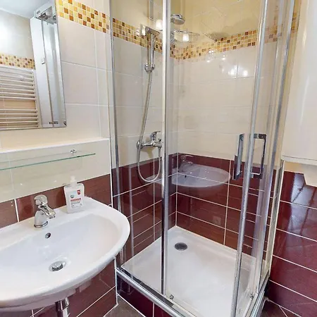 Kamzik Hill View With Garage شقة *