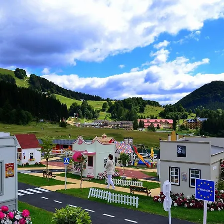 Kamzik With Mountain View & Garage Apartmán *