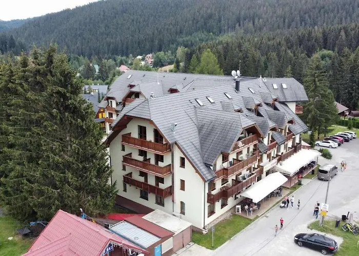 Kamzik With Mountain View & Garage
