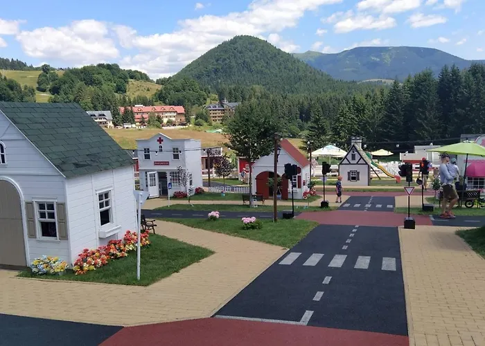 Kamzik With Mountain View & Garage Apartman Dóval